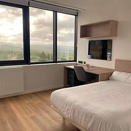 Residencia Universitaria Micampus La Gruta ホテル オビエド