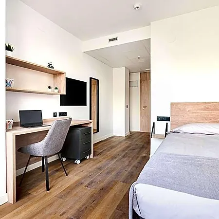 Residencia Universitaria Micampus La Gruta オビエド